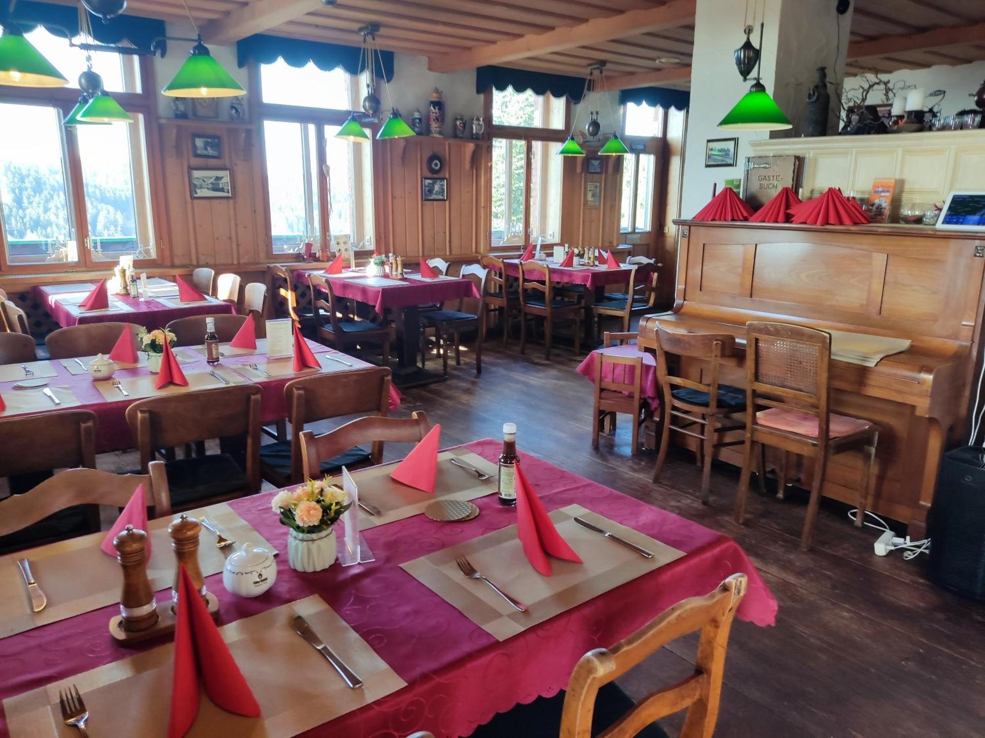 Berggasthaus & Pension Schoene Aussicht Klingenthal Buitenkant foto