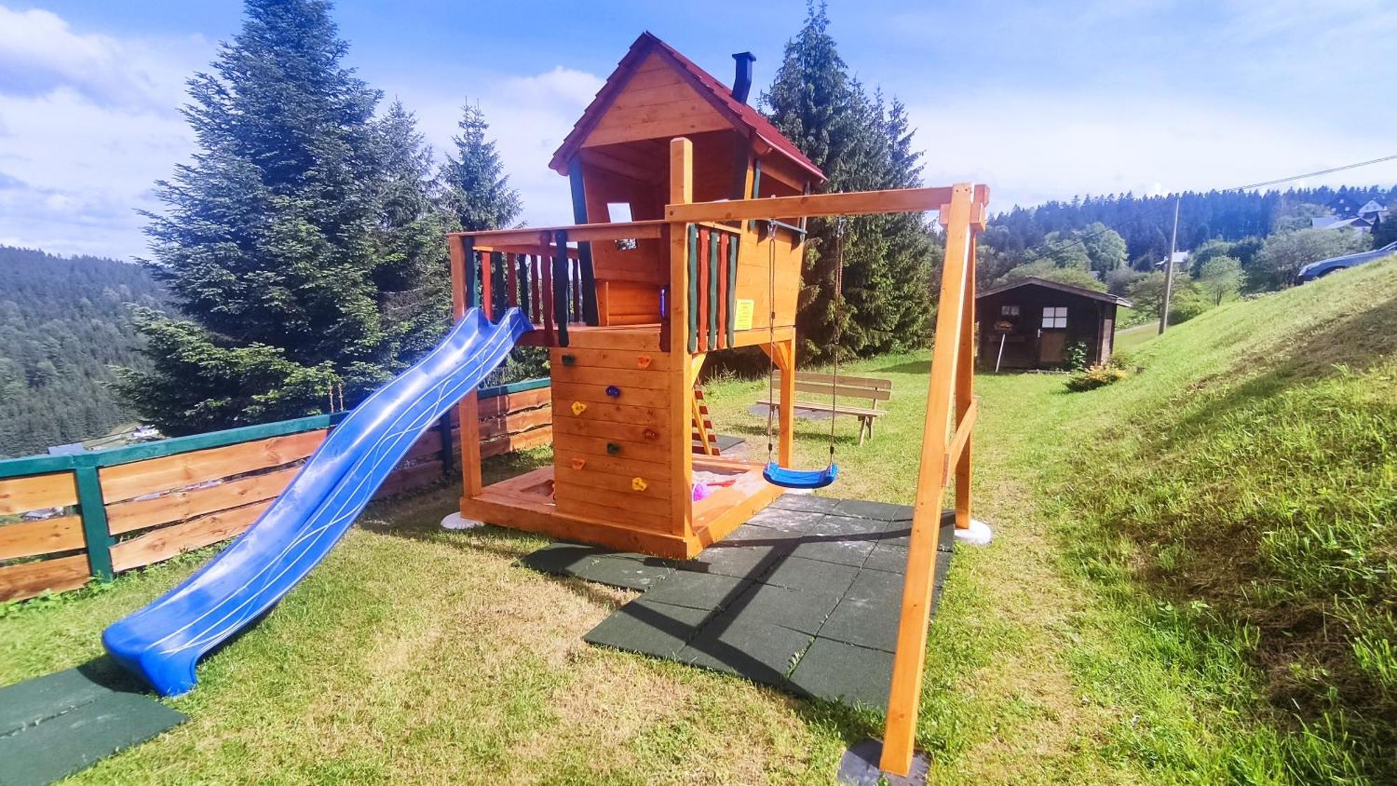 Berggasthaus & Pension Schoene Aussicht Klingenthal Buitenkant foto