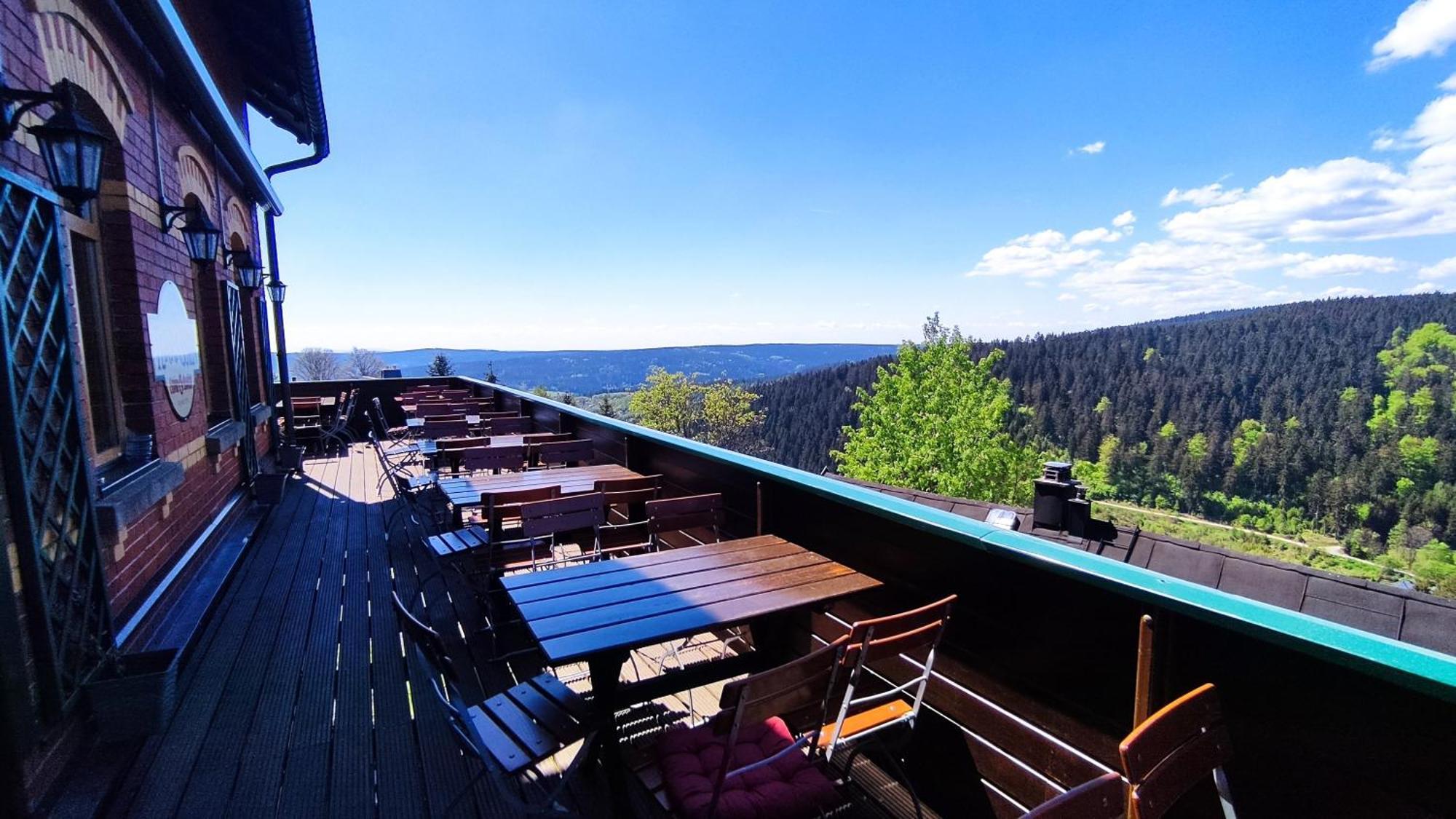 Berggasthaus & Pension Schoene Aussicht Klingenthal Buitenkant foto